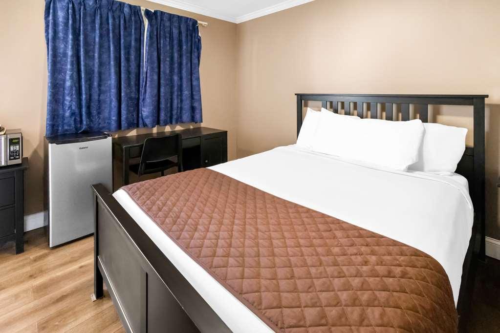 Americas Best Value Inn Avenel Woodbridge Room photo