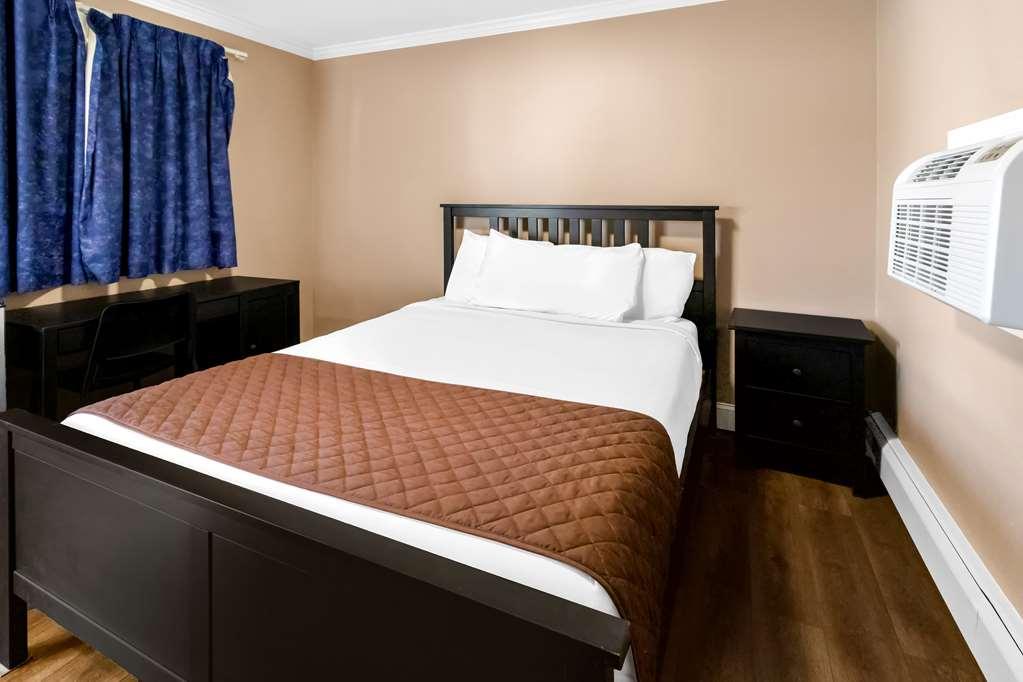 Americas Best Value Inn Avenel Woodbridge Room photo