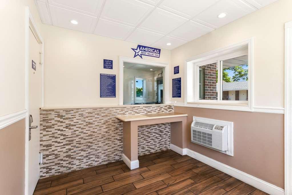 Americas Best Value Inn Avenel Woodbridge Interior photo