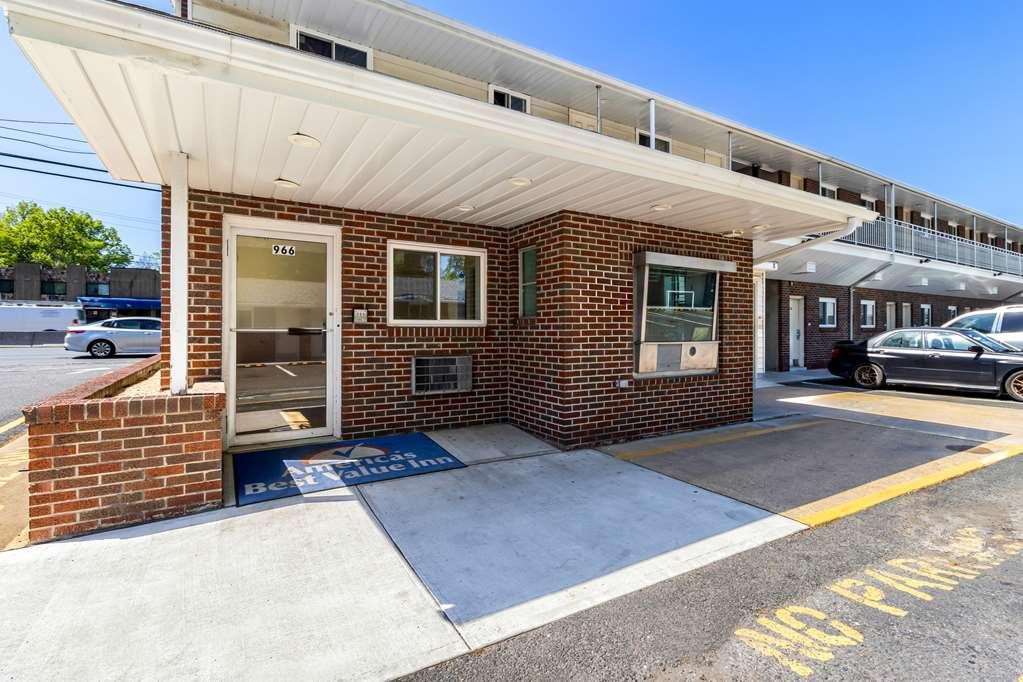 Americas Best Value Inn Avenel Woodbridge Exterior photo