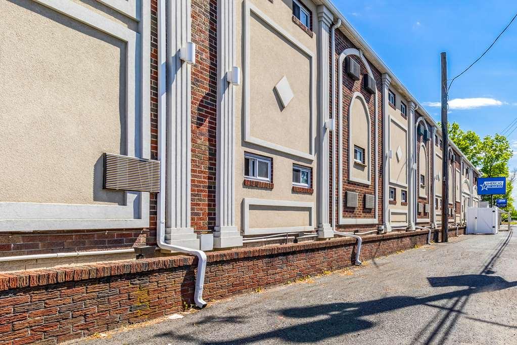 Americas Best Value Inn Avenel Woodbridge Exterior photo
